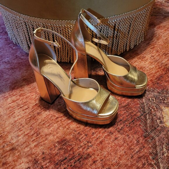New INC Gold Platform Heels Size 8 - Picture 4 of 4